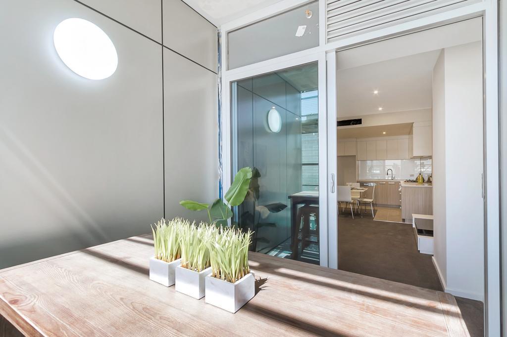 Vision On Morphett Adelaide Central Buitenkant foto
