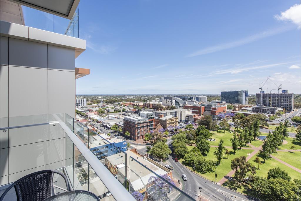 Vision On Morphett Adelaide Central Buitenkant foto