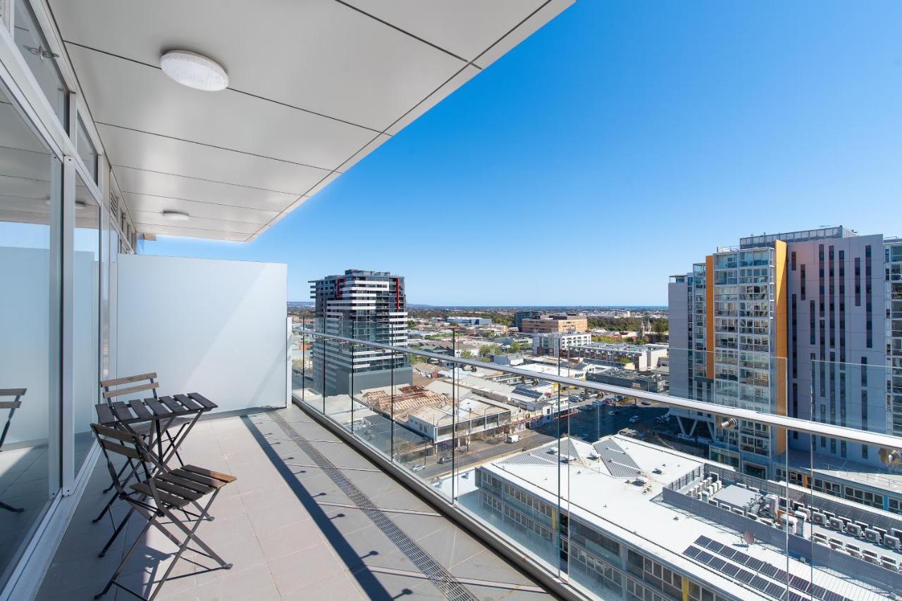 Vision On Morphett Adelaide Central Buitenkant foto