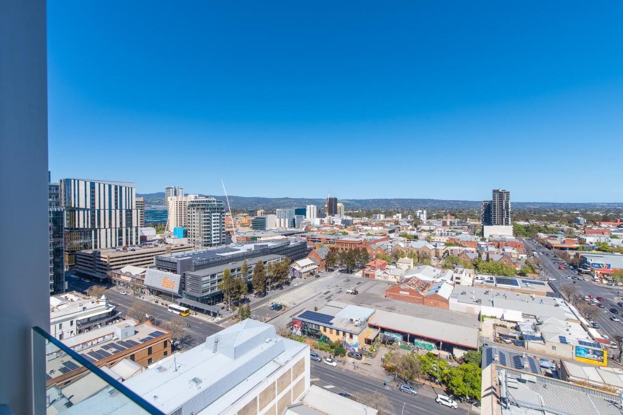 Vision On Morphett Adelaide Central Buitenkant foto